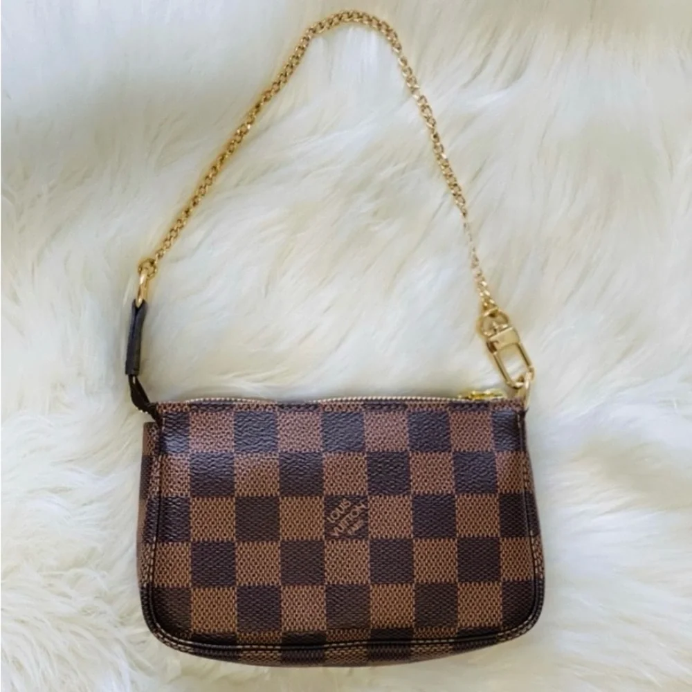 LOUIS VUITTON Damier Ebene Mini Pochette - Picture 8 of 9